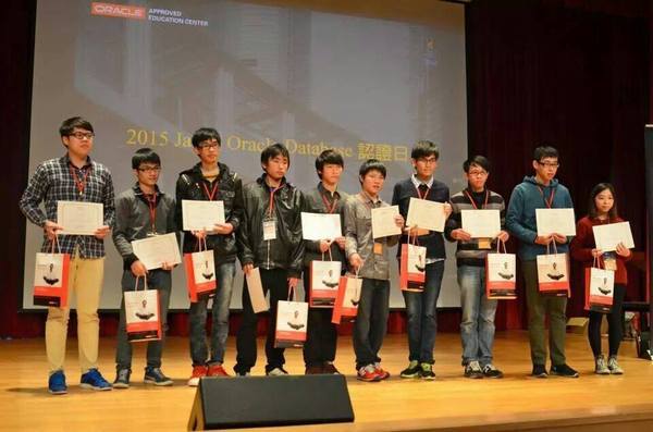 元培醫工資管系參加同學10位滿分獲獎合影圖片